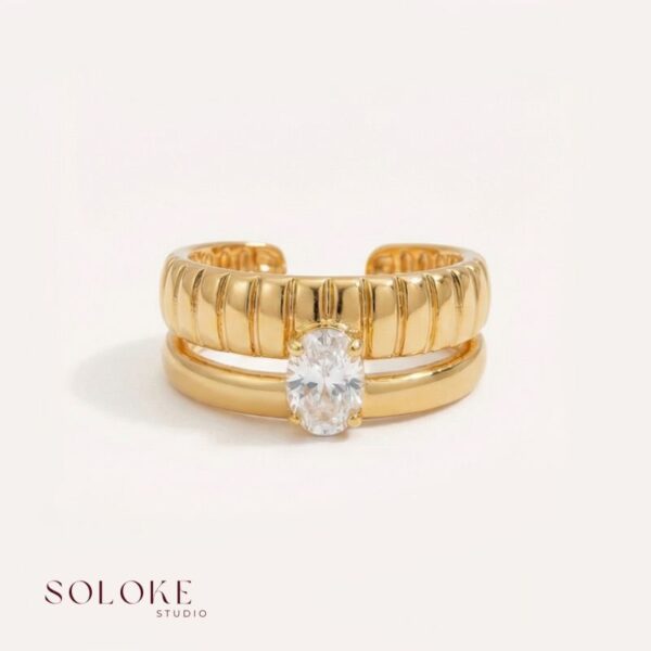 Luna Crest Ring – gold solitaire ring with ribbed band by Soloke Studio